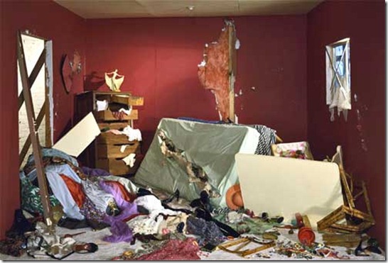 destroyed-hotel-room